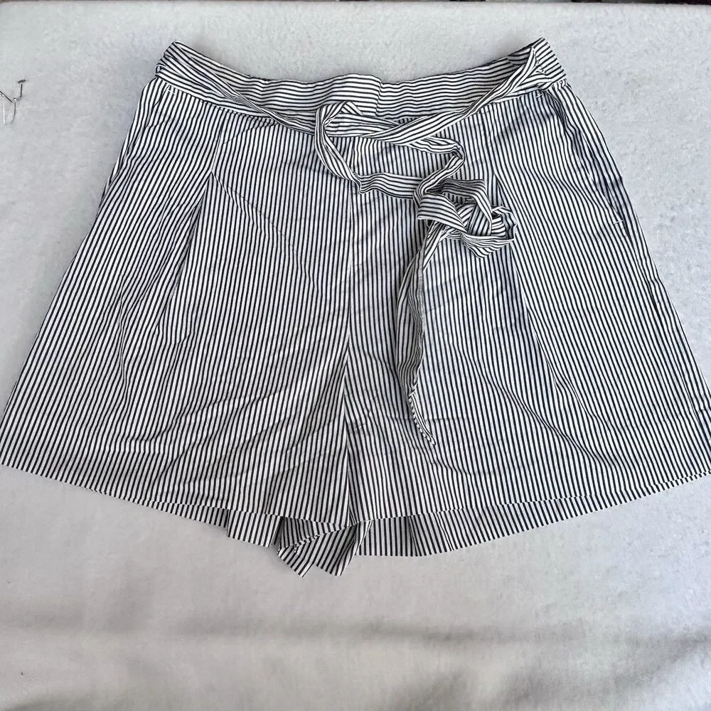 J.Crew Sack Style shorts Size 12 Tie Belt Black & White Pin Stripes High Rise